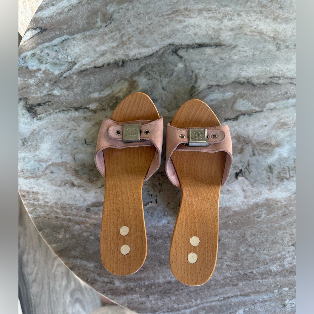 Chanel Cruise 2005 vintage mules pink suede with Chanel logo buckle wooden 6 - Picture 15 of 15